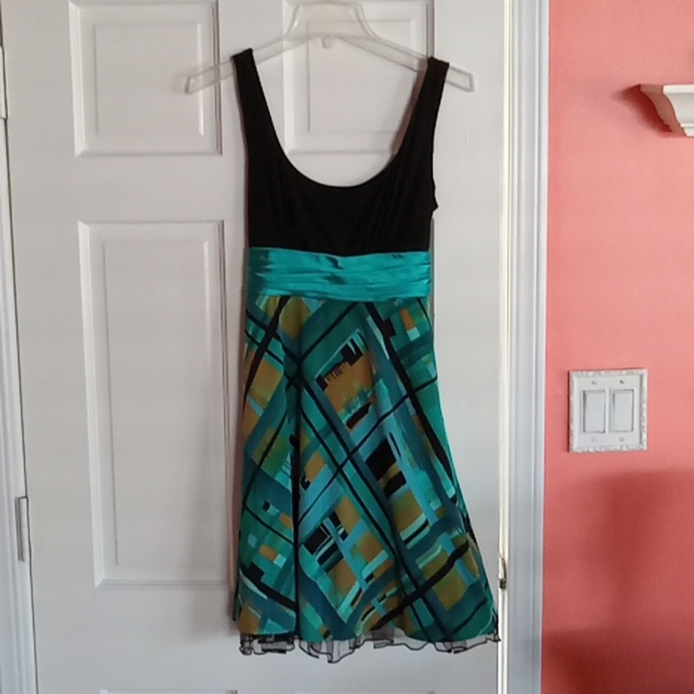 Sleeveless Dress with Waist Sash, Black, Gold and Green, Size M